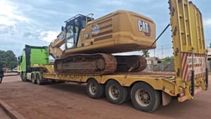 Escavadeira furtada em Sinop seria usada em um garimpo ilegal em Aripuanã