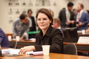 Deputada propõe atualização automática e amplia deduções para despesas essenciais