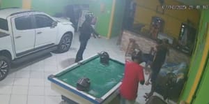 Dupla é executada a tiros dentro de bar em Peixoto de Azevedo; câmera registrou crime