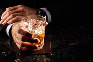 MPE alerta bares e restaurantes de Mato Grosso sobre riscos de adulteração de bebidas