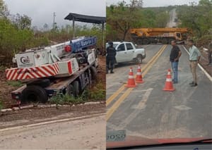 Guindaste que iria resgatar outro caminhão perde o controle e despenca em barranco