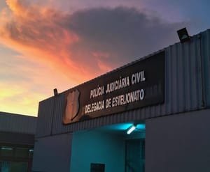 Mãe e filho investigados por estelionato em MT e GO são presos em Cuiabá