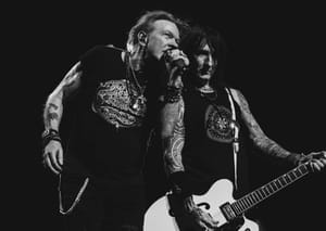 Disputa judicial ameaça show do Guns N’ Roses em Cuiabá e gera impasse milionário