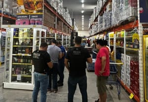 Ação fiscaliza comércios após pessoas passarem mal ao ingerirem bebidas em Água Boa