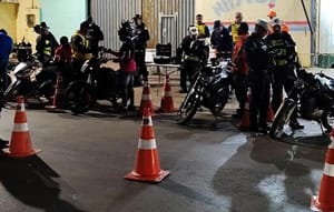Fiscalização remove 33 motocicletas e prende 2 pessoas por embriaguez ao volante