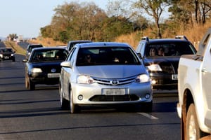 Governo de MT prorroga até 2028 benefício fiscal que isenta IPVA de veículos novos