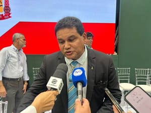 Presidente da Câmara enfrenta gestão Moretti e critica procurador da Prefeitura: “Aqui tem comando”
