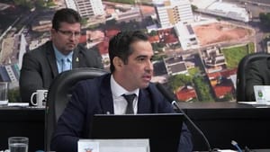 Câmara protocola nova CPI sobre contratos do estacionamento rotativo e Mercado do Porto