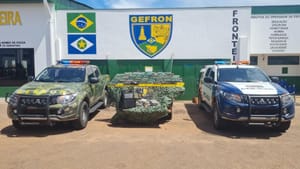 Gefron e PM apreendem cocaína e maconha escondidas em Fiat Strada; motorista foi preso