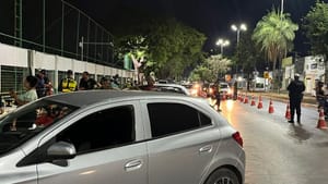 Operação Lei Seca prende 14 condutores e remove 27 veículos na Avenida Beira Rio
