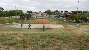 Prefeitura de Várzea Grande realiza serviço de limpeza e manutenção de iluminação em diversos bairros