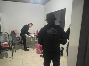 PJC prende 12 em operação contra facção que extorquia empresários em Sinop