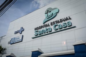 SES alerta sobre golpe: falsos médicos cobram por exames em pacientes da Santa Casa