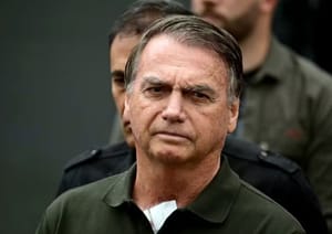Moraes determina prisão preventiva de Bolsonaro após suspeita de fuga