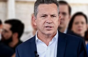 Mauro Mendes reage a Eduardo Bolsonaro e defende Tarcísio: "Está falando bobagem nos EUA"