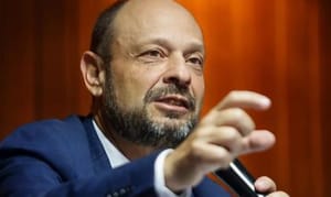 Presidente do INSS pede exoneração de vice após ligação com ex-chefe preso