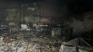 Incêndio destrói marcenaria e assusta moradores no Morada do Ouro, em Cuiabá