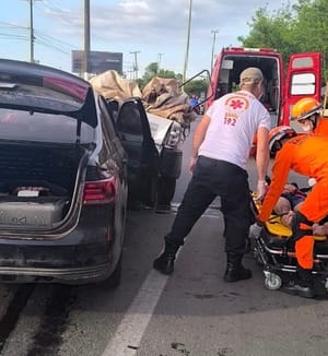 Acidente provoca congestionamento na Ponte Sérgio Motta e afeta outras vias