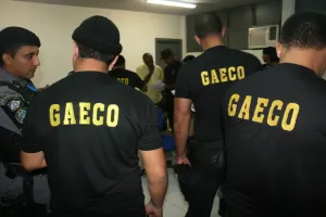 Operação do Gaeco mira PMs, contador e empresários por esquema de agiotagem e extorsão