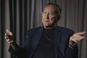 Galvão Bueno é internado em Londrina após mal-estar; narrador passa por exames