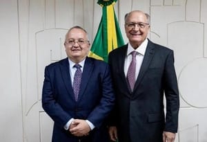 Taques assume comando do PSB em MT e mira reestruturação da sigla para 2026