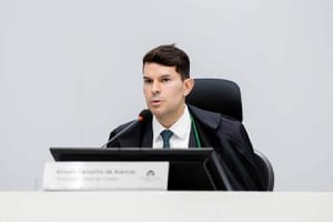 Procurador-geral de Contas é favorito para assumir posto após aposentadoria de conselheiro