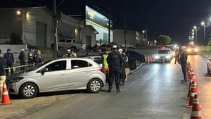 Lei Seca dupla resulta na prisão de 14 condutores por embriaguez na Estrada do Moinho