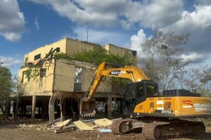 Juiz atende pedido do MPE e casa de veraneio irregular é demolida no Pantanal