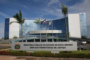 Juiz atende pedido do MPE e proíbe negativação de servidores e repasse a empresas investigadas