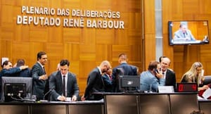 Deputados mantêm veto de Mauro Mendes ao reajuste do Tribunal de Justiça de Mato Grosso