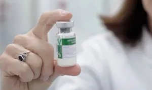 Vacina contra dengue do Butantan recebe registro da Anvisa e terá aplicação pelo SUS em 2026