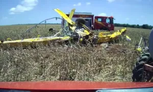 Avião agrícola cai e piloto morre na zona rural de Lucas do Rio Verde; acidente ocorreu em uma fazenda