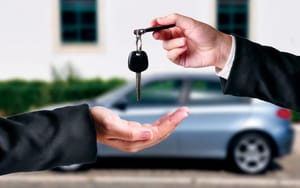 Justiça de MT confirma isenção de ICMS para compra de carro por pessoa com deficiência auditiva