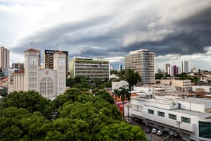 Defesa Civil intensifica ações preventivas e orienta população diante de chuvas intensas