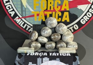 PMs da Força Tática apreendem oito quilos de drogas com passageiro em ônibus interestadual