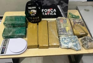 Suspeitos são presos com maconha, pasta base, cocaína e frascos de lança-perfume