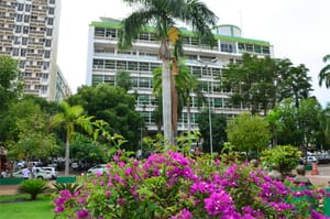 Professores que tiveram contratos rescindidos vão receber nesta sexta-feira; impacto é de R$ 11 mi