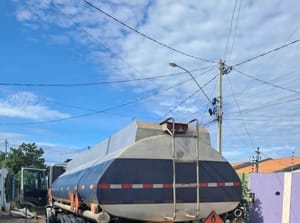 PM detém suspeito por adulteração de combustível e apreende caminhão-tanque em Cuiabá