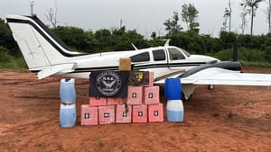 Gefron e PF interceptam avião com 500 quilos de cocaína e causam prejuízo de R$ 20 milhões ao crime