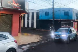 Gestante de 25 anos é baleada após briga em frente a bar