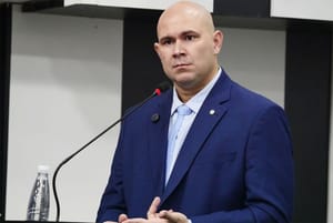 Prefeito cria comitê permanente para prevenir impactos climáticos e desastres em Cuiabá