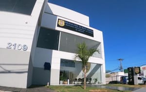 Mulher descobre traição, pede separação e é agredida; suspeito foi preso em Cuiabá