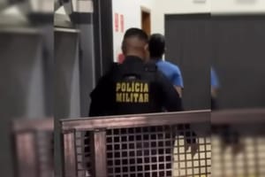 "Faz a gulosa": homem apalpa colega em alojamento de fazenda e é preso pela PM