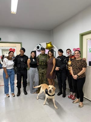 BOPE leva alegria a hospitais com cinoterapia e transforma visitas em momentos de afeto