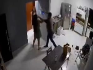 Cliente “broxa”: homem agride garota de programa e quebra casa após relação frustrada em Sorriso