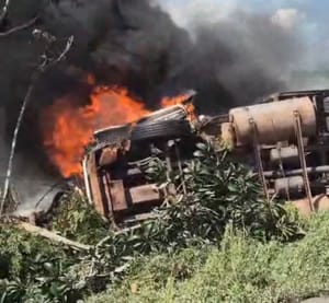 Colisão entre carreta boiadeira e veículo de passeio deixa dois mortos na BR-070