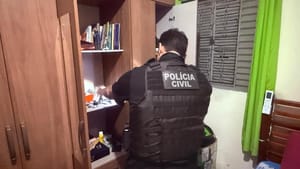 Suspeitos de envolvimento direto a facções criminosas são alvos de operação da PJC