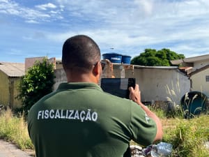 Cuiabá endurece regras e prevê multas acumuladas para terrenos sujos e imóveis abandonados