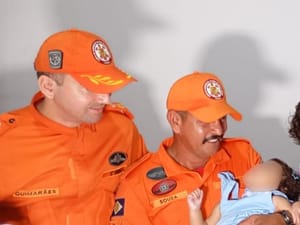Bombeiro militar reencontra família de criança que salvou após acidente doméstico