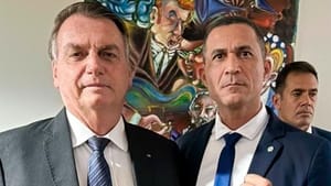 Coronel Assis diz ser tardia prisão domiciliar a Bolsonaro: "Brasil reza pela recuperação do presidente"